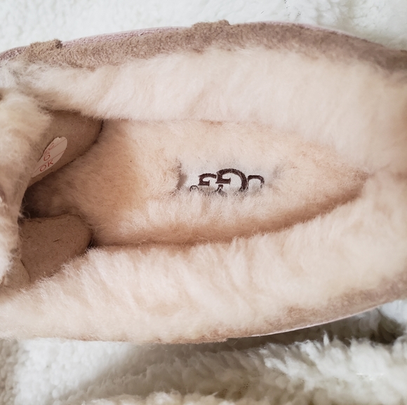 NEW Ugg Dakota Slippers - Picture 4 of 4